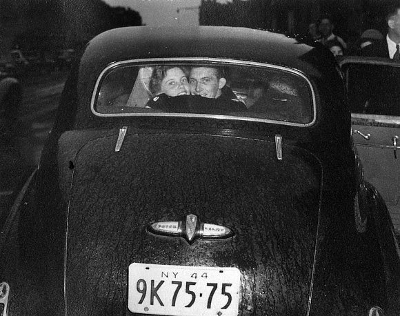 couple-car-44_001