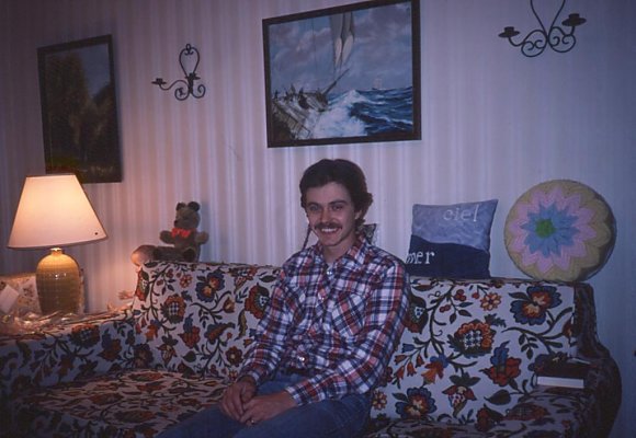 83-DL_couch